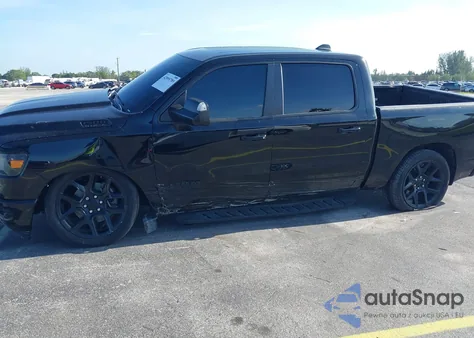 2021 Ram 1500 Big Horn 4X2 5'7 Box из США, поврежденный, VIN 1C6RREFT3MN660559